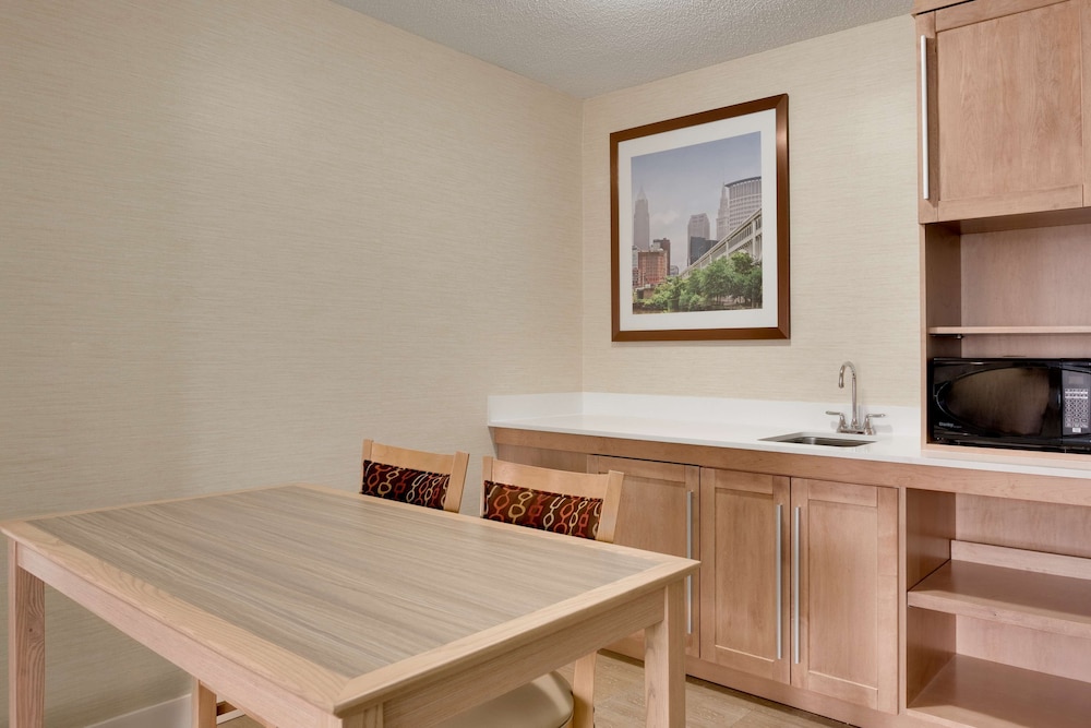 hampton inn and suites cleveland independence