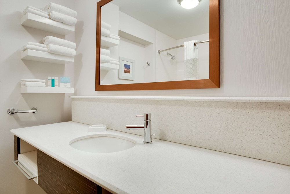 hampton inn and suites cleveland independence
