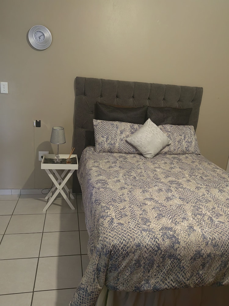 unami self catering accommodation