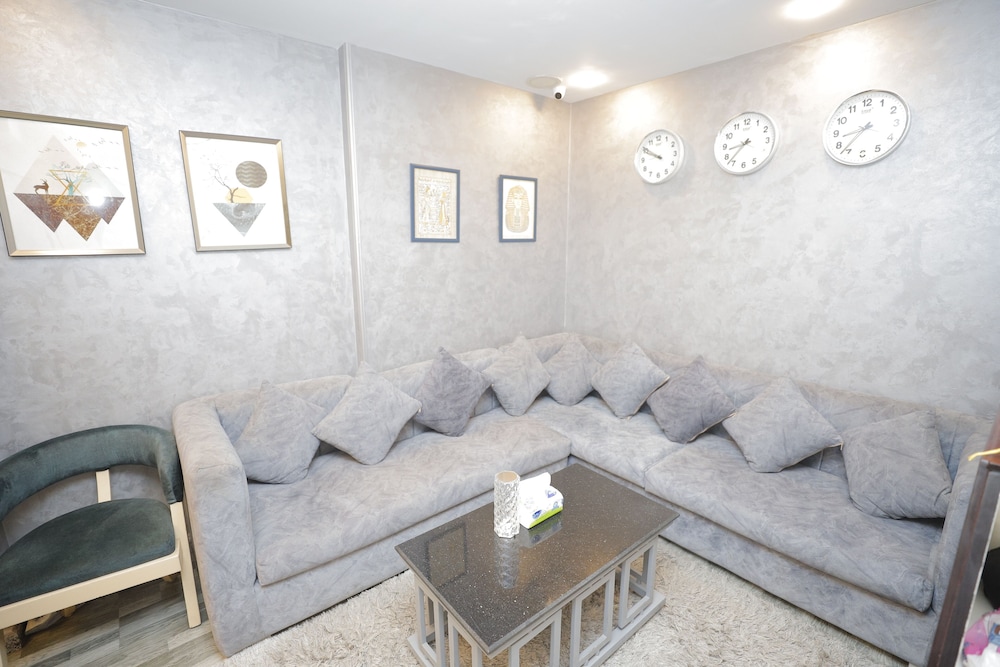 jewel grand museum pyramids view