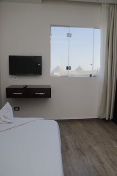 jewel grand museum pyramids view