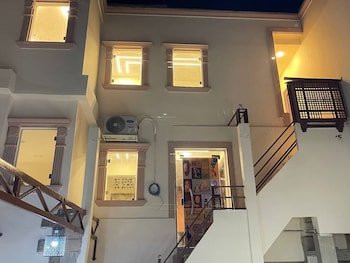 jewel grand museum pyramids view