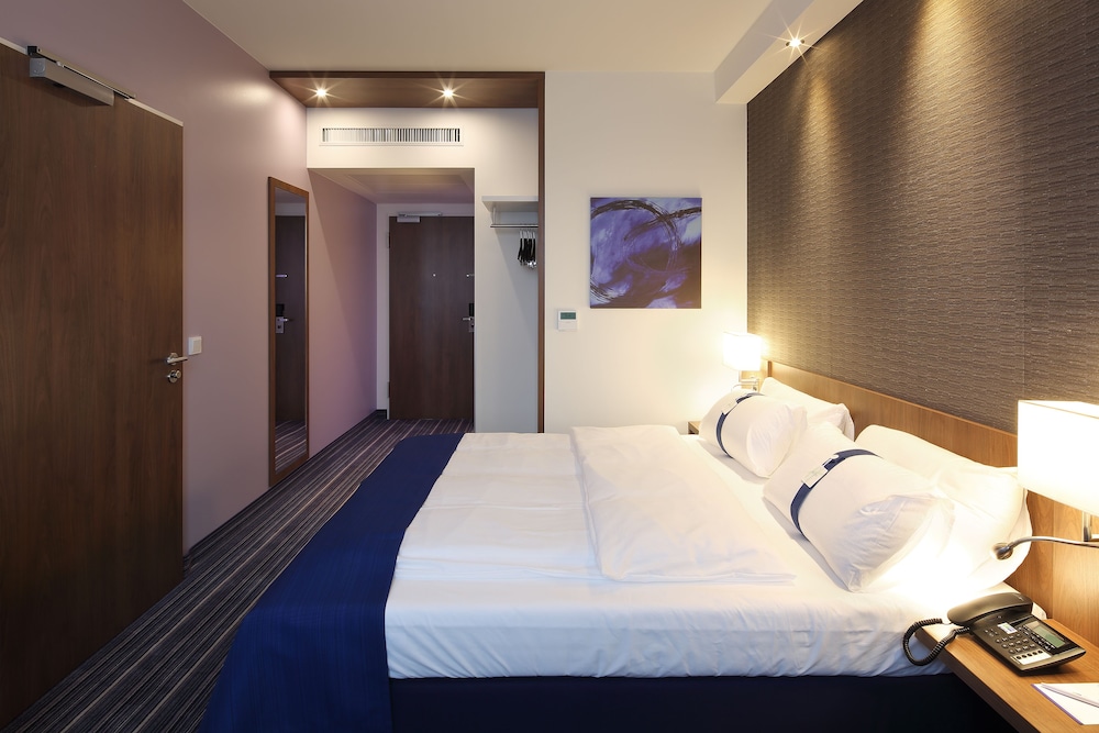 holiday inn express friedrichshafen by ihg