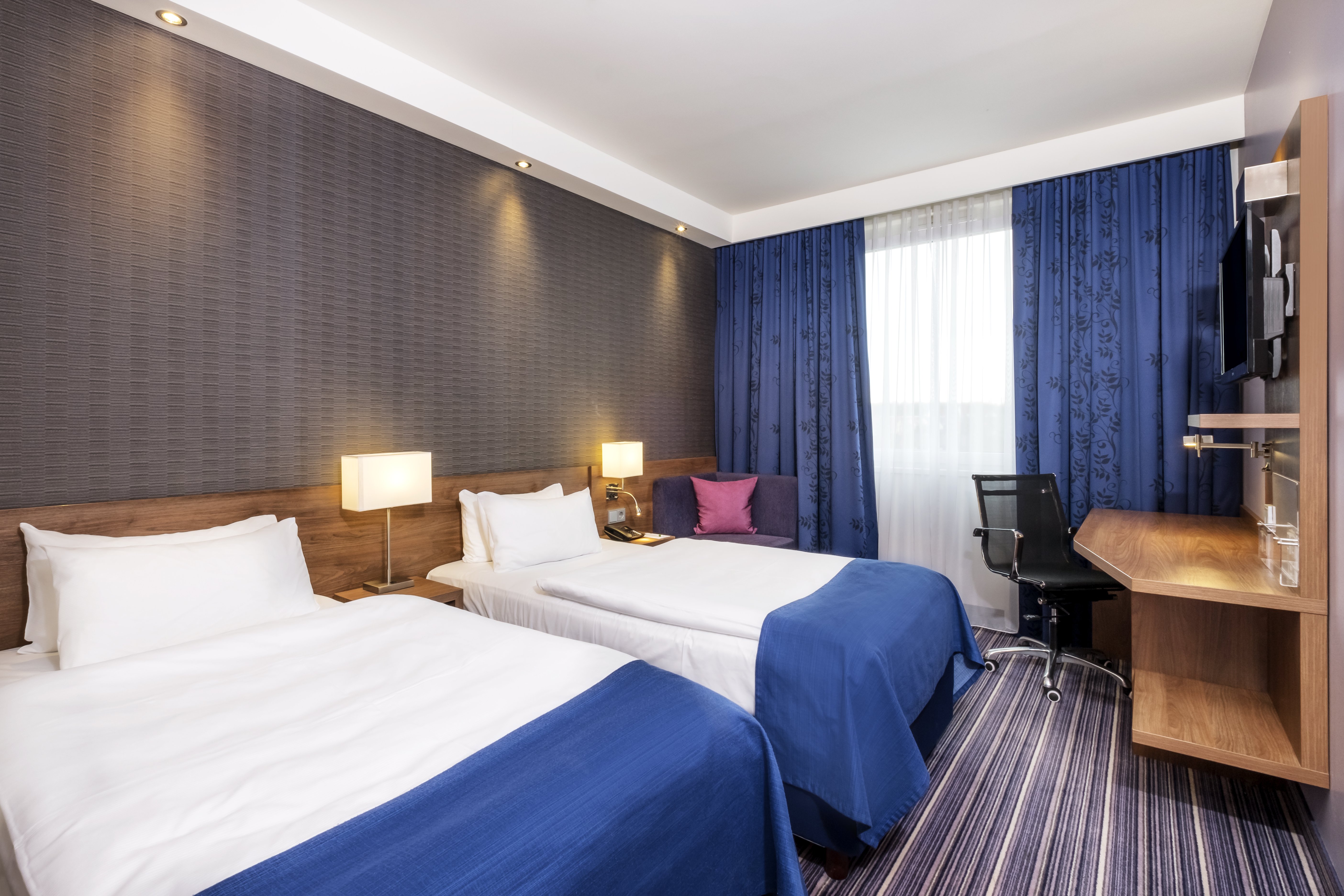 holiday inn express friedrichshafen by ihg