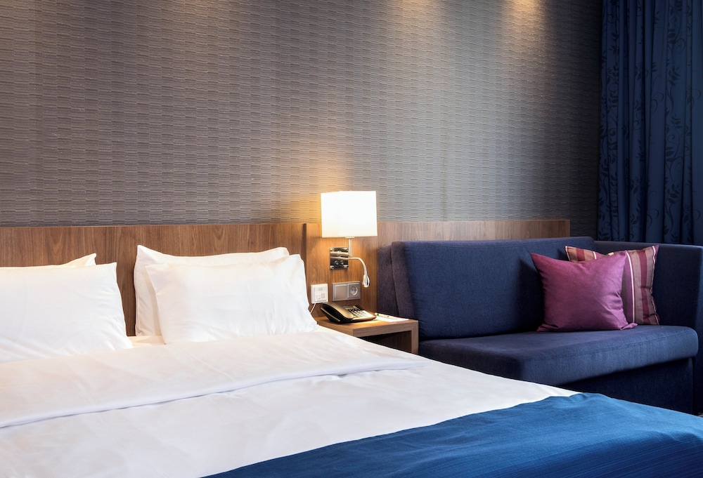 holiday inn express friedrichshafen by ihg