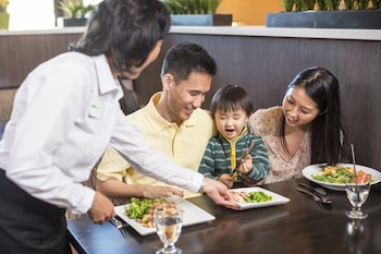 holiday inn indianapolis airport area n by ihg