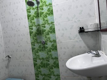 capital o 90741 tuba beach resort langkawi