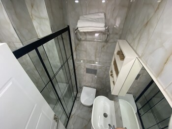 shiva pera hotel spa