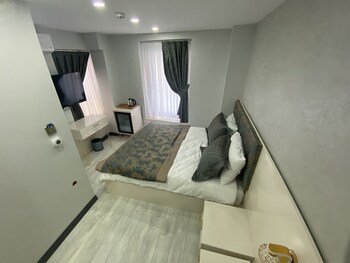 shiva pera hotel spa