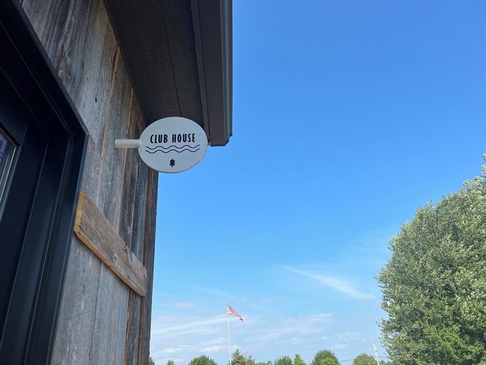 finger lakes treehouse and spa