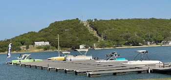 World Famous Fox Hollow Resort,Palo Pinto>>Graham,2.5 star