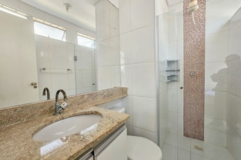 pe na areia do guaruja praia do tombo f