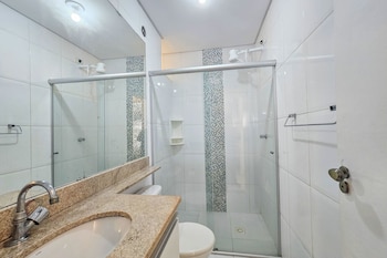 pe na areia do guaruja praia do tombo f