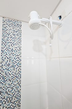 pe na areia do guaruja praia do tombo f