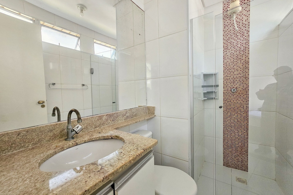 pe na areia do guaruja praia do tombo f