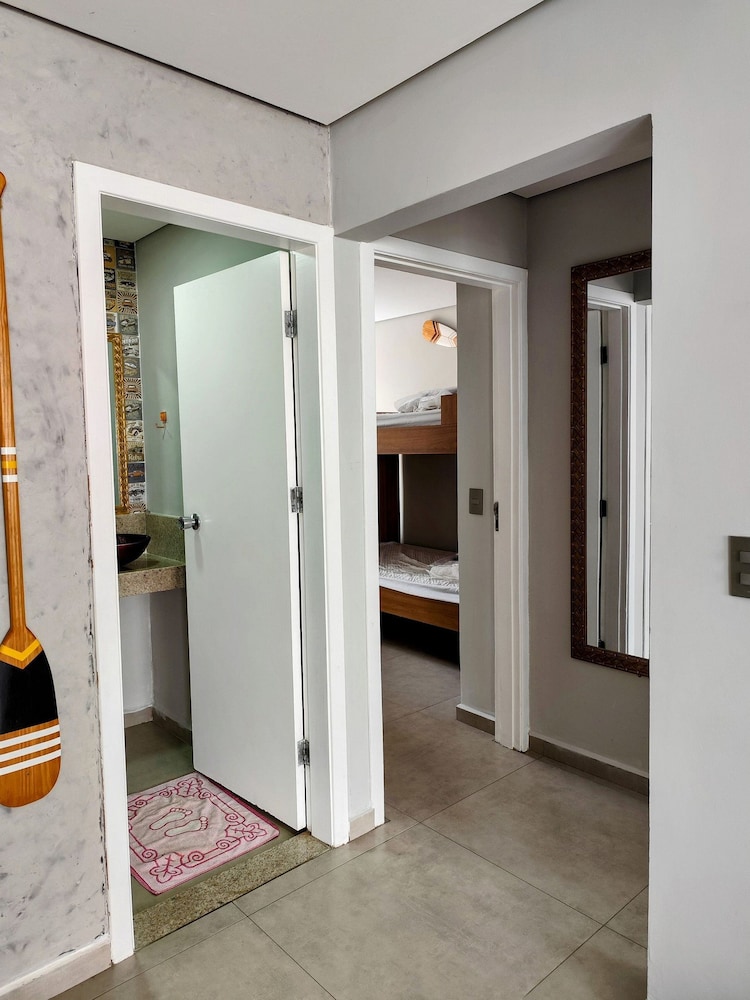 pe na areia do guaruja praia do tombo f