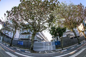 pe na areia do guaruja praia do tombo f