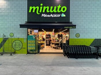 pe na areia do guaruja praia do tombo f