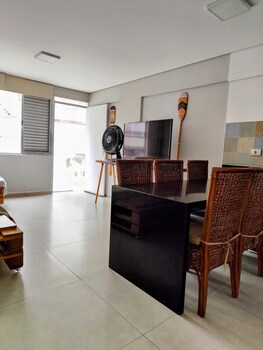 pe na areia do guaruja praia do tombo f