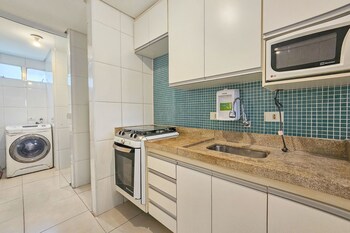 pe na areia do guaruja praia do tombo f