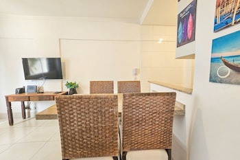 pe na areia do guaruja praia do tombo f