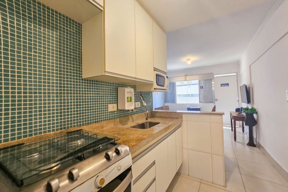 pe na areia do guaruja praia do tombo f