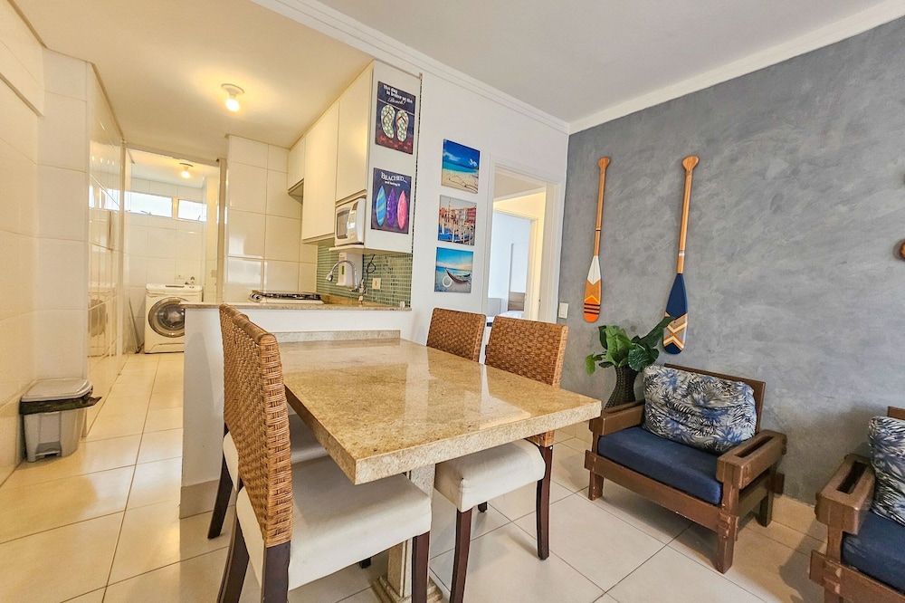 pe na areia do guaruja praia do tombo f