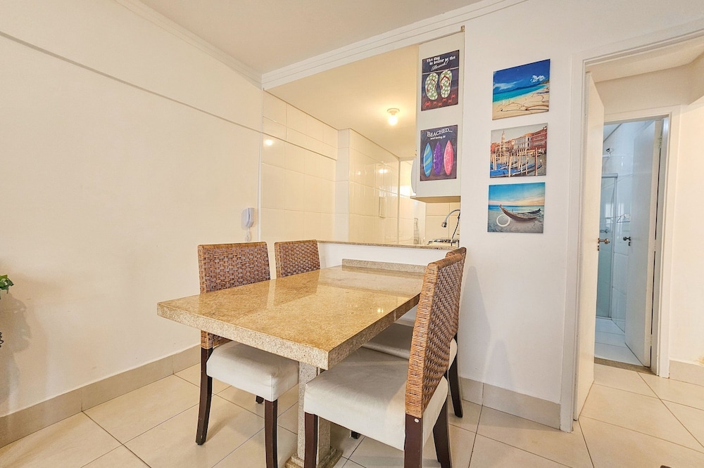 pe na areia do guaruja praia do tombo f