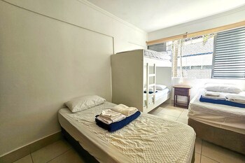 pe na areia do guaruja praia do tombo f