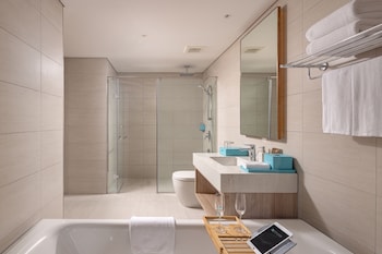 a la carte ha long bay residence