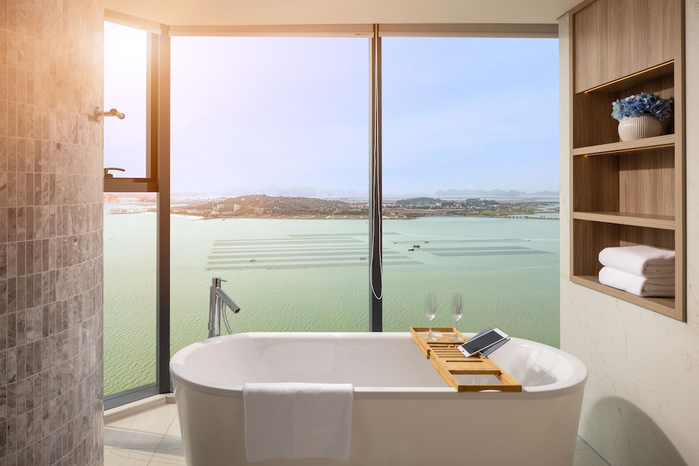 a la carte ha long bay residence