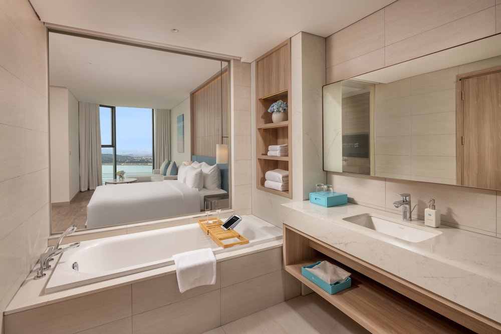 a la carte ha long bay residence