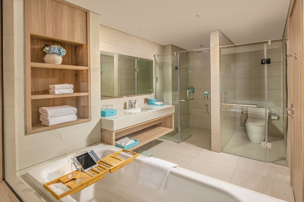 a la carte ha long bay residence