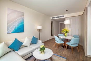 a la carte ha long bay residence