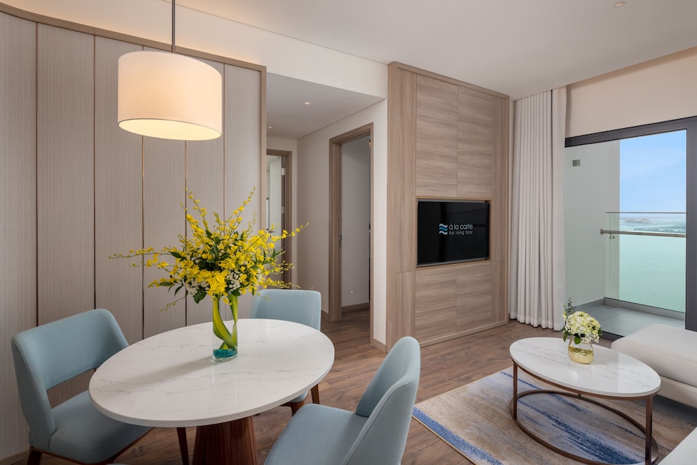 a la carte ha long bay residence