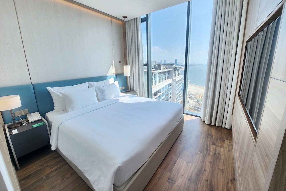 a la carte ha long bay residence