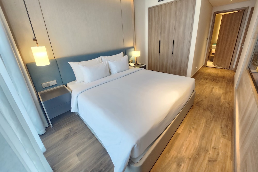 a la carte ha long bay residence