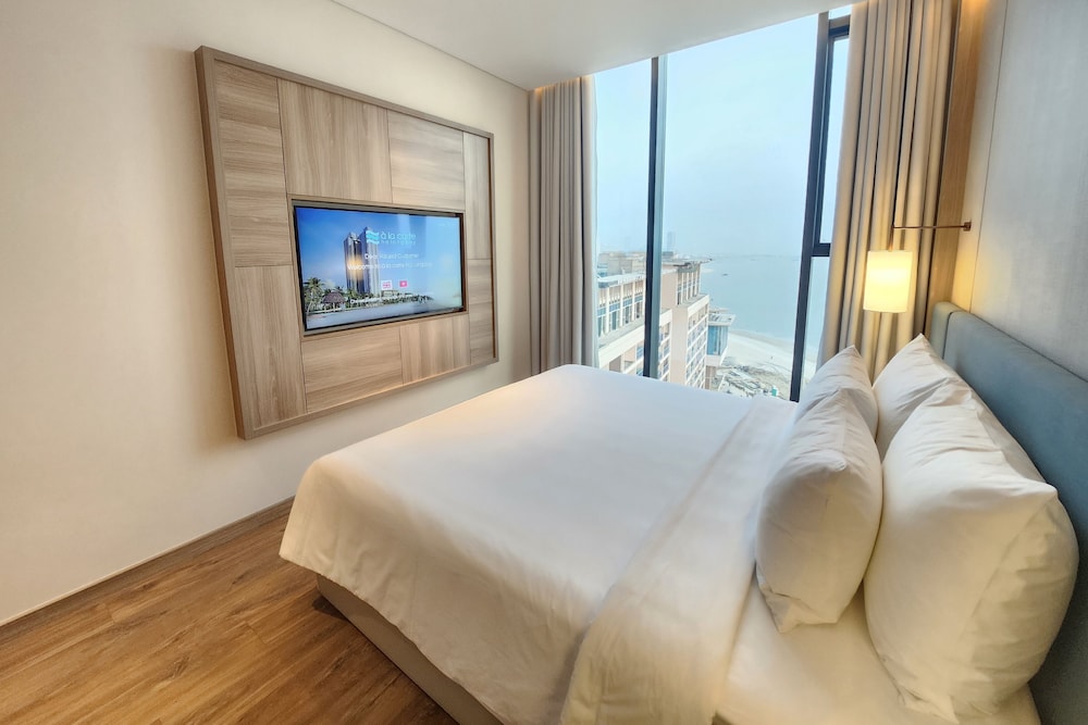 a la carte ha long bay residence