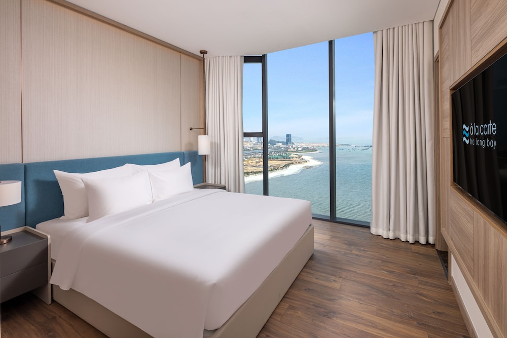 a la carte ha long bay residence