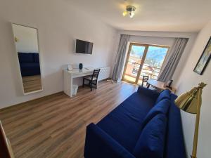 opus view