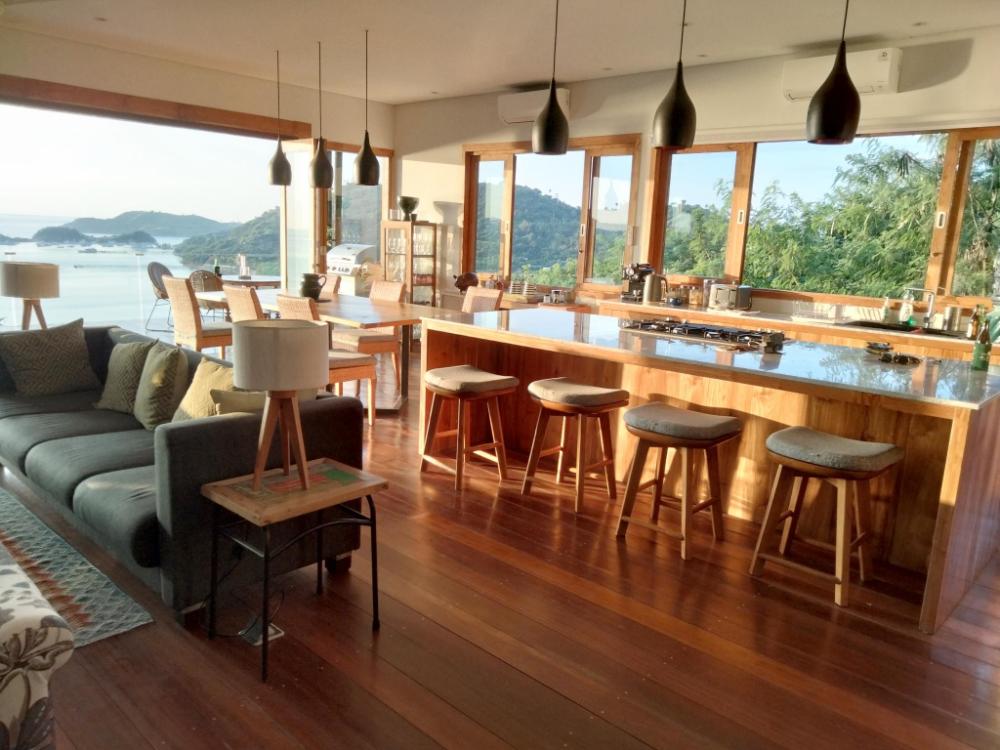 paradise garage komodo villa