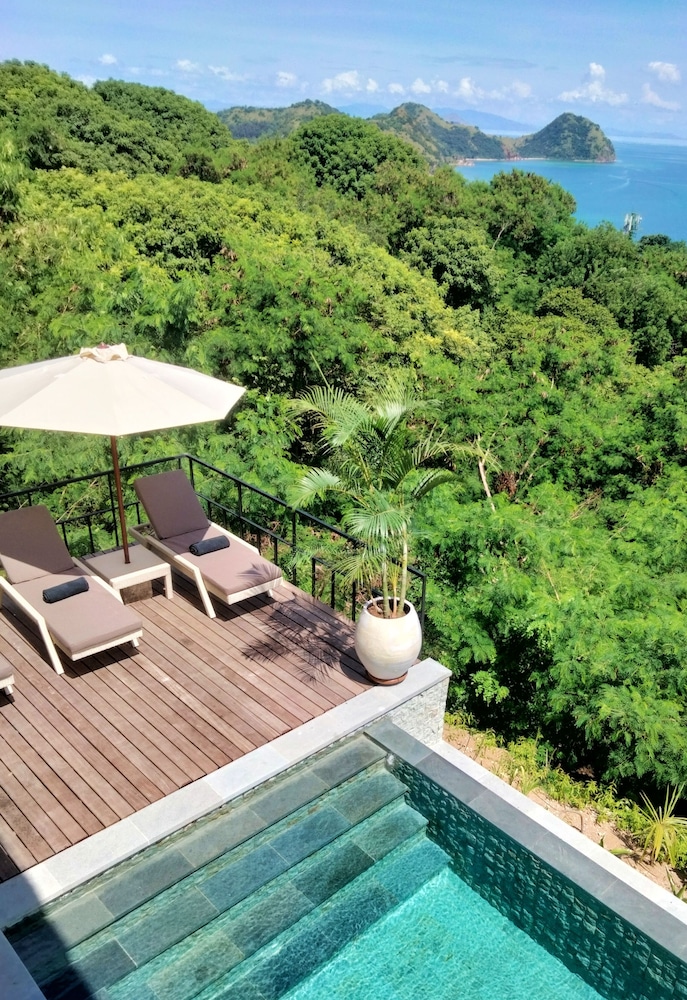 paradise garage komodo villa