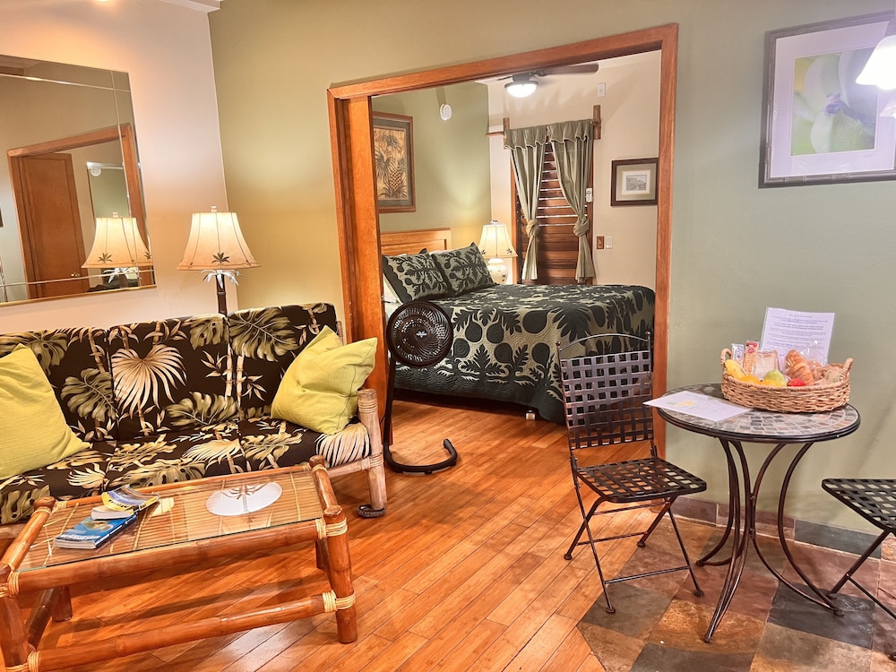 papaya suite