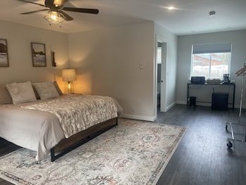 alaska lake and lodge at longmere