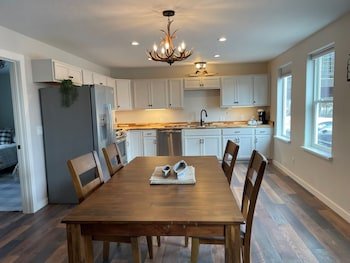 alaska lake and lodge at longmere