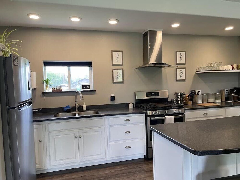 alaska lake and lodge at longmere