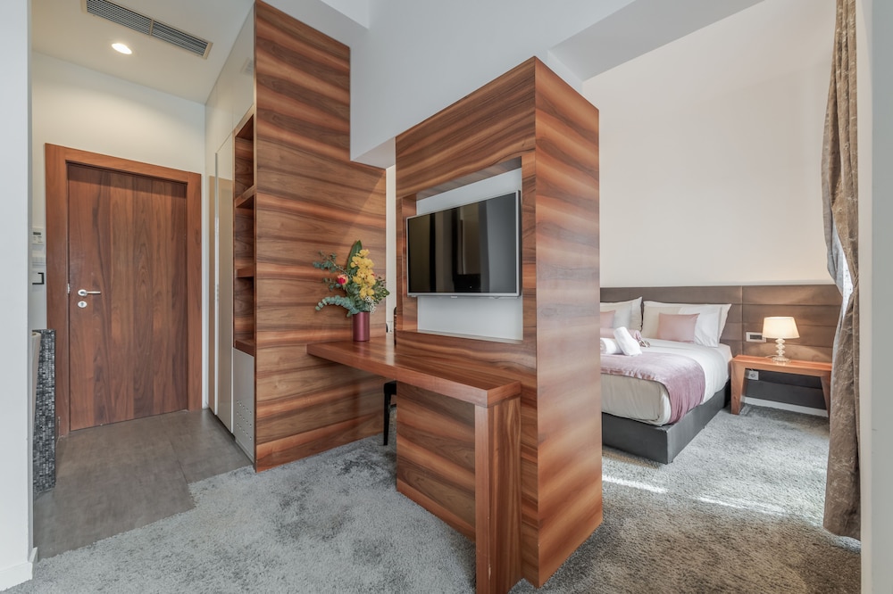 starlight luxury suites