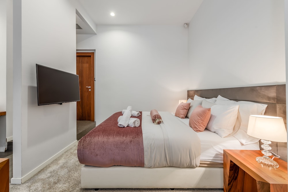 starlight luxury suites
