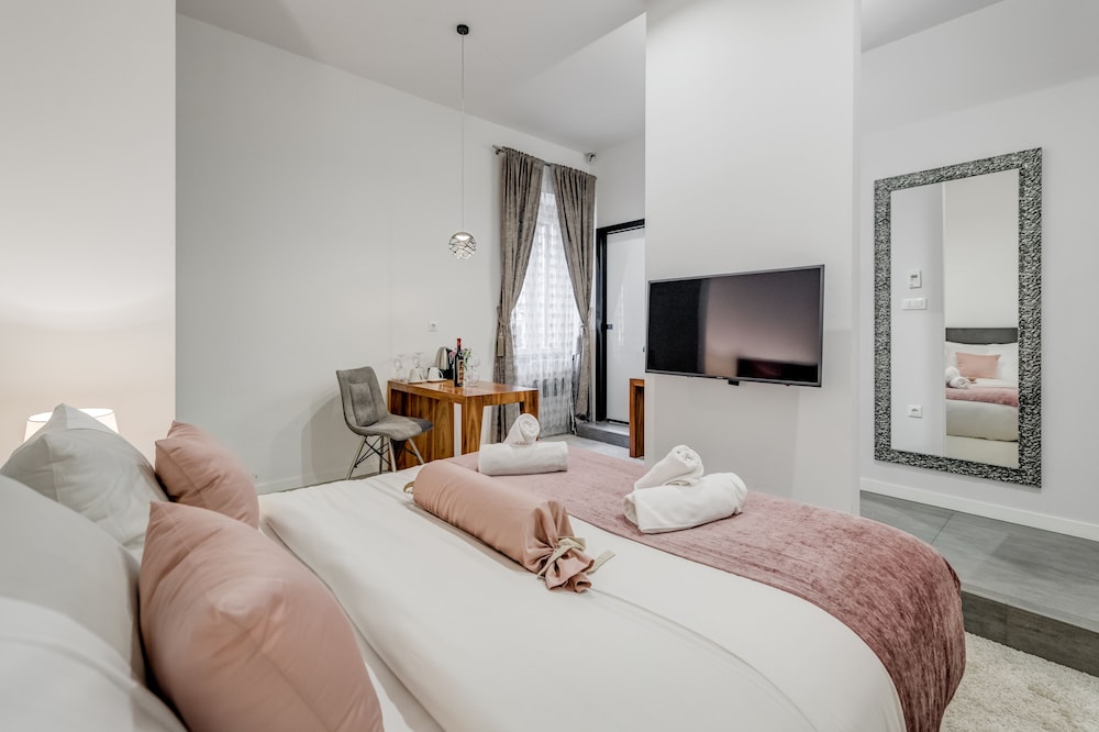 starlight luxury suites