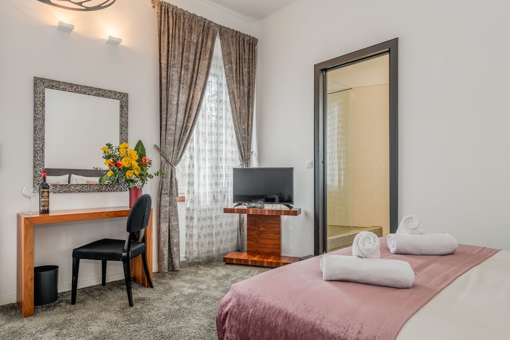 starlight luxury suites
